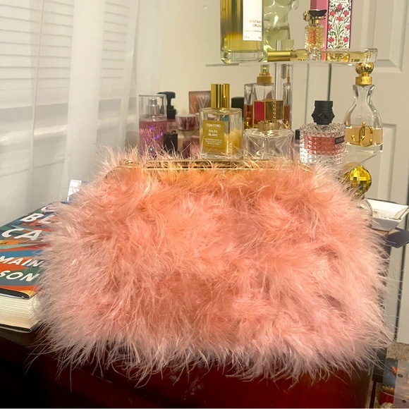 Handbags - Fur Cluch